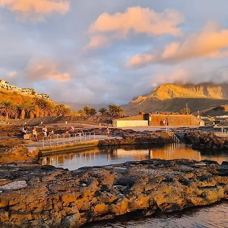 Cool Canaria